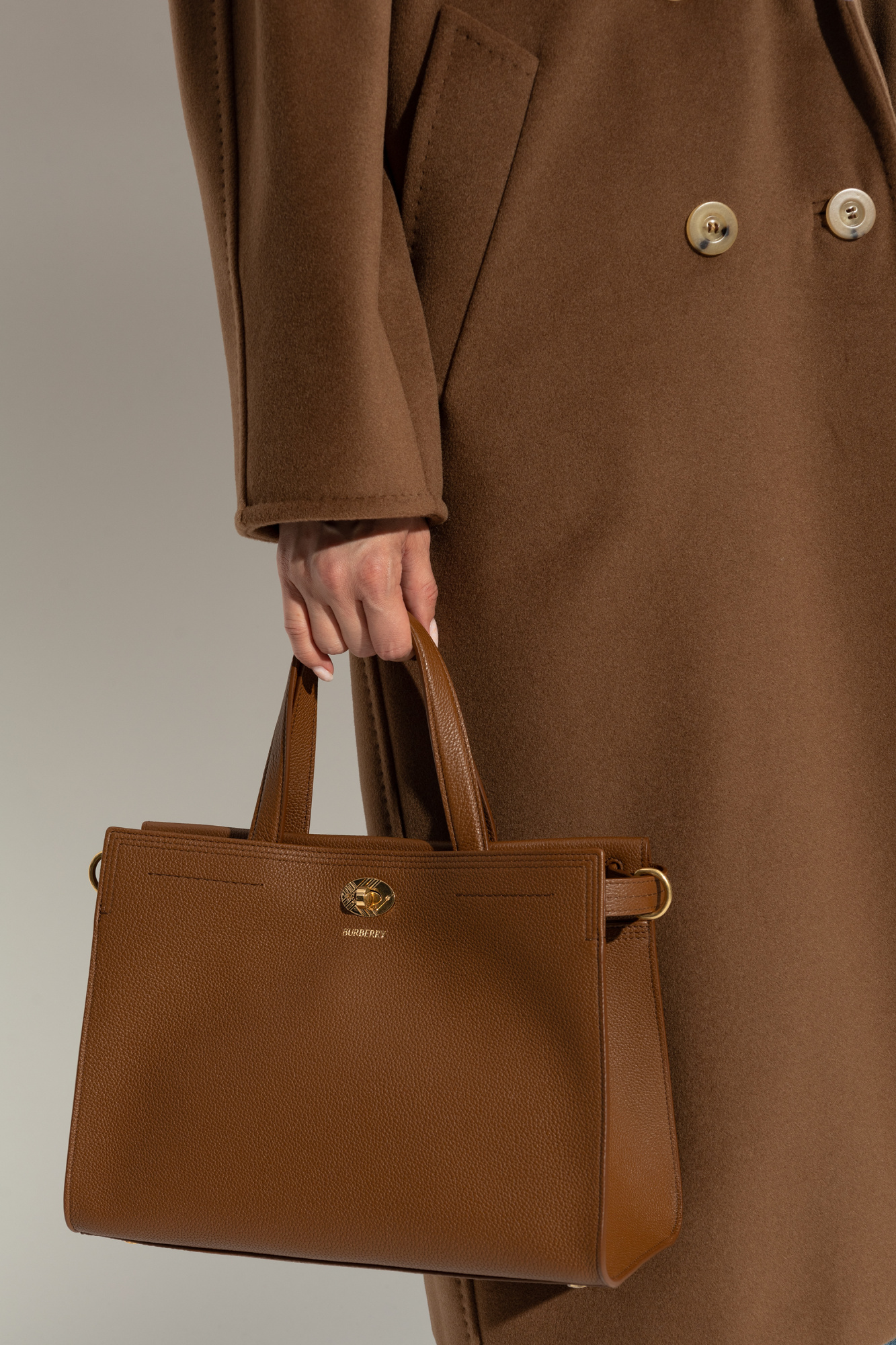 Burberry HAND BAG (8111342 B8630)